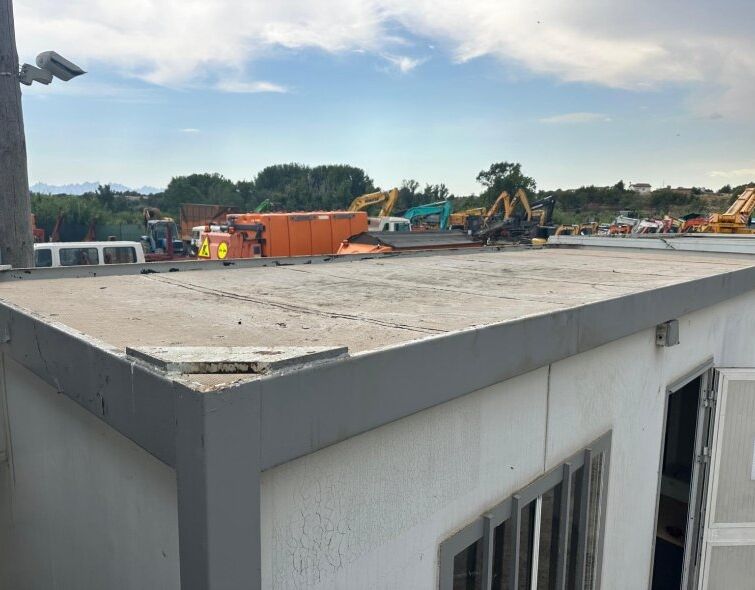 - BARAQUE DE CHANTIER